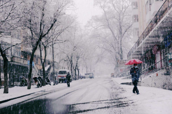 梦见雪很厚,夏天梦见很厚的积雪 财运图5