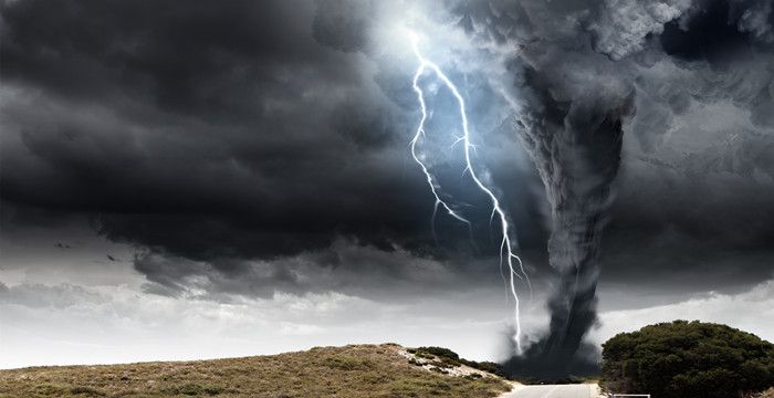 梦见冰雹是什么意思，描写“狂风暴雨冰雹袭击”的诗句有哪些？图2