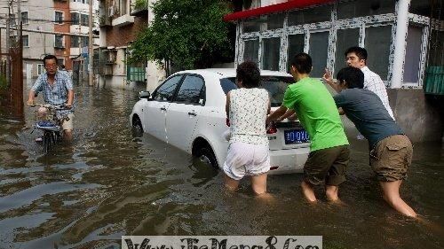 梦见下大雨发大水是什么意思