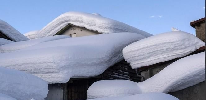 梦到到处都是厚厚的积雪是什么意思啊