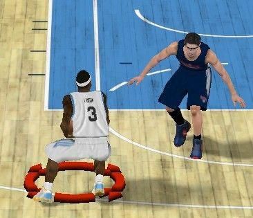 nba2kol怎么转身扣篮