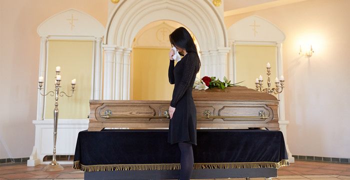 梦见死了的人又死了是怎么回事图2