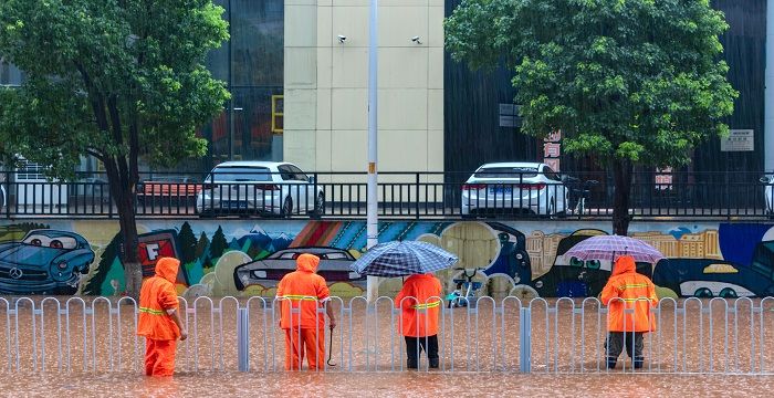 梦见大水冲塌了房子是什么意思，梦见发洪水冲垮房子是什么意思图1