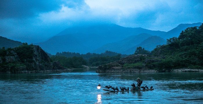 梦见波涛汹涌的大水，梦见波涛汹涌的大水是什么意思图1