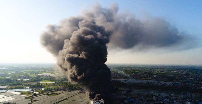 梦见自己去灭火是什么意思，梦见着火了自己去灭火预示着什么图1