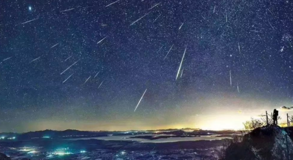 8 3流星雨,8月3日流星雨几点开始图3