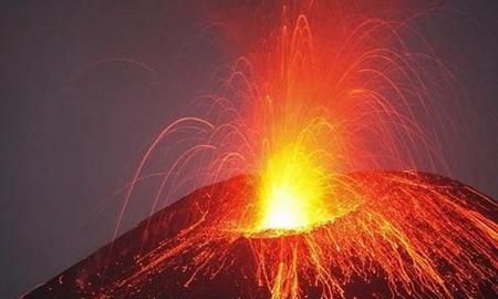 梦到火山爆发逃跑什么预兆女生