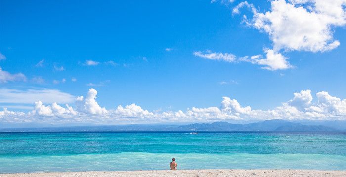 梦见自己沉浸在大海里，梦见自己沉入大海是什么预兆图1