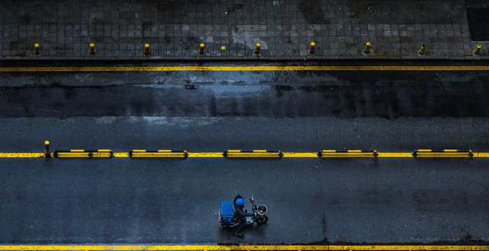 梦见大暴雨是什么意思，梦见大暴雨是怎么回事图1