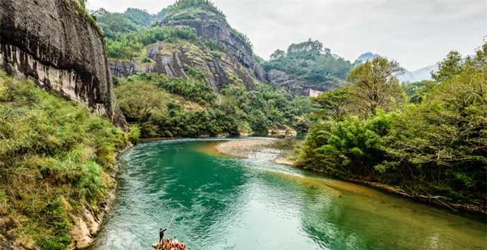 梦见小河流水是什么意思，做梦梦到小河流水什么意思图1