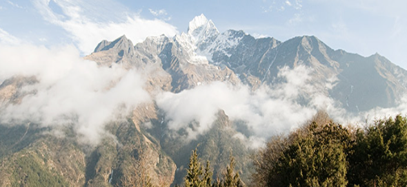 喜马拉雅山是哪两个板块,喜马拉雅山脉是哪两个板块挤压形成的图1