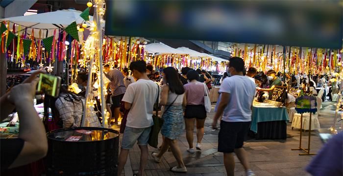 梦见逛集市人很多，梦见去集贸市场很多人的预兆是什么图1