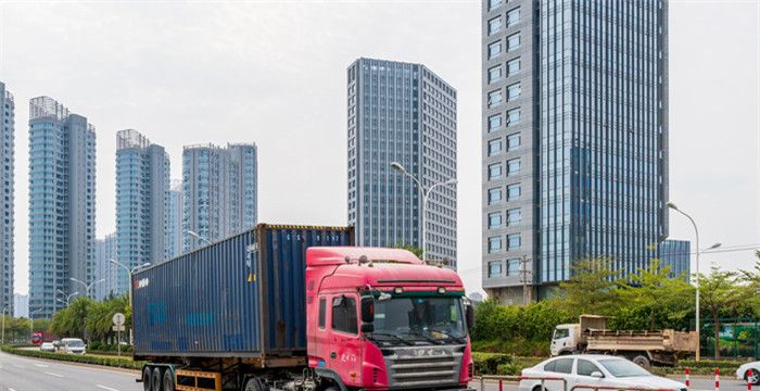 梦见大货车，梦见货车翻车是什么预兆图1