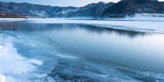 梦见水里有死人,梦见水里有死人是什么意思图1