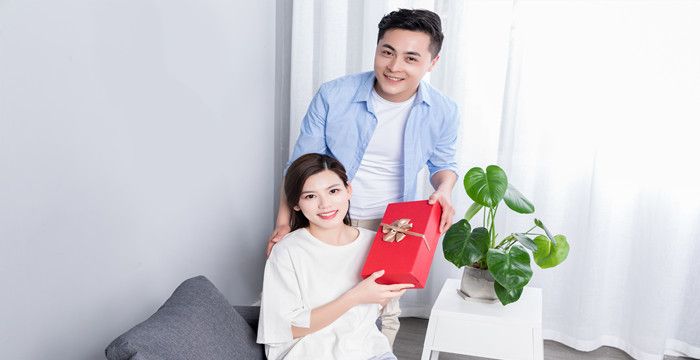 梦到老婆预示什么，梦见老婆光着全身是什么意思周公解梦图1