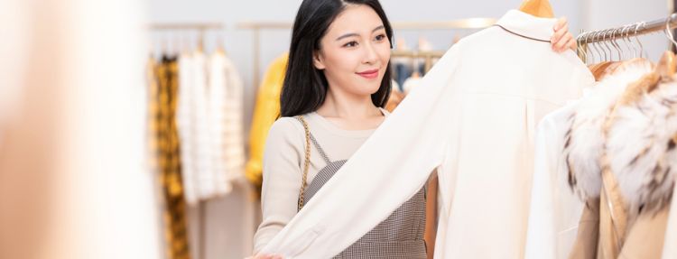 女人梦到烧很多旧衣服是什么意思图1