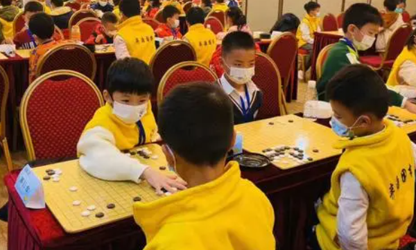 围棋白子先还是黑子先,下围棋谁先走是黑还是白图3